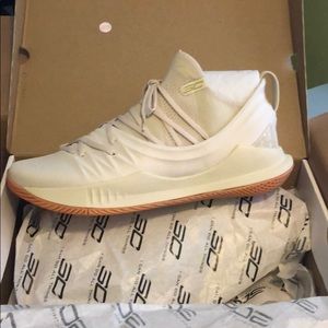 Brand new Stephen Curry 5s